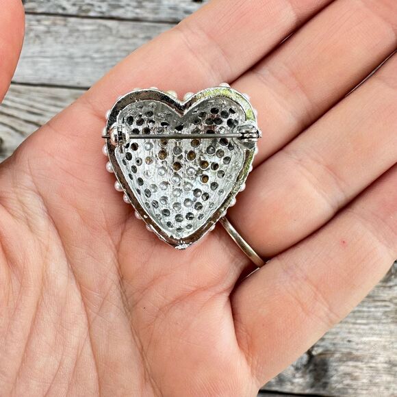 Vintage Jewelry Faux Pearl Heart Brooch Heart Pin - Picture 6 of 6